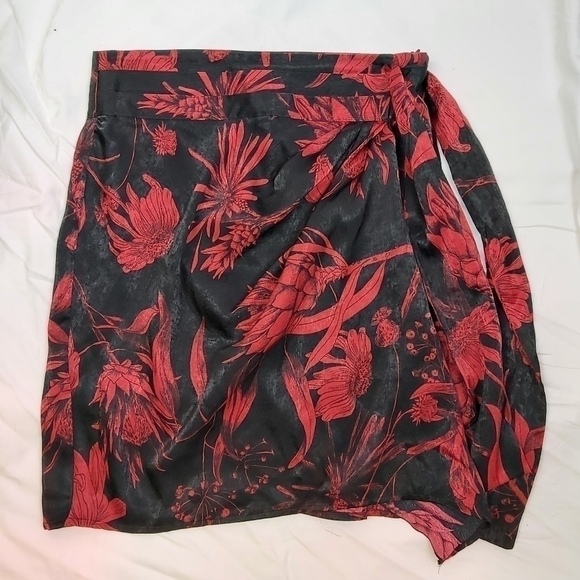 ZARA Tied Print Skirt Floral Red Black - Picture 8 of 12